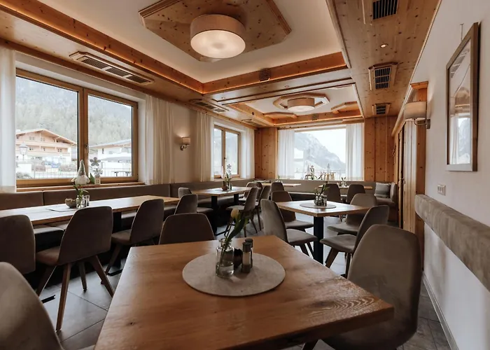 Forstauerwirt & Restaurant 호텔 3*